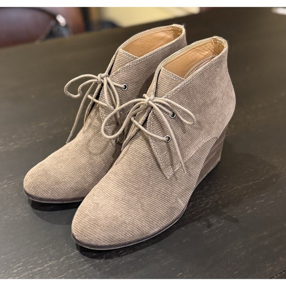 Lucky Brand Women's Ankle Booties Lace-Up Boots Size 10 Suede "Shiijo" Tan Beige